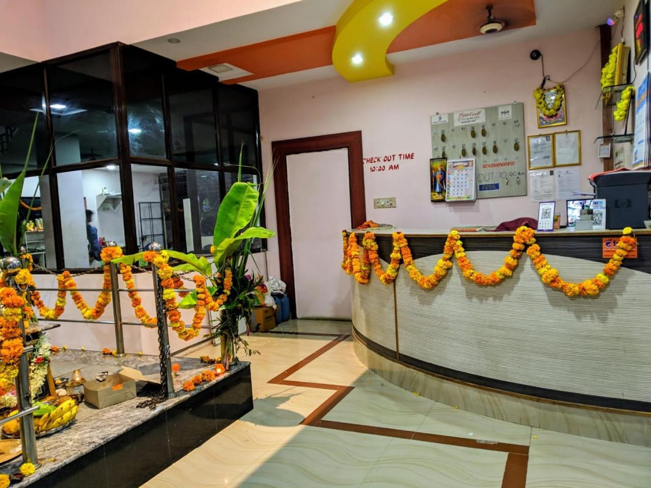 Hotel Varsha Хампи Экстерьер фото