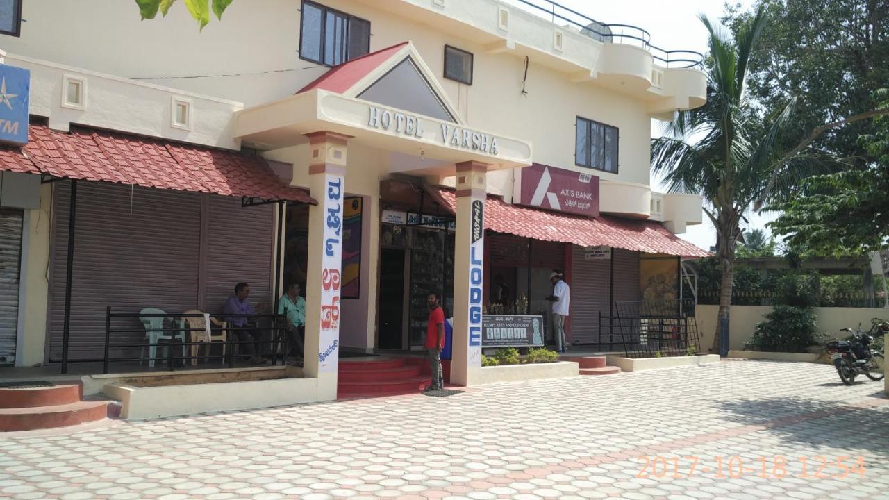 Hotel Varsha Хампи Экстерьер фото